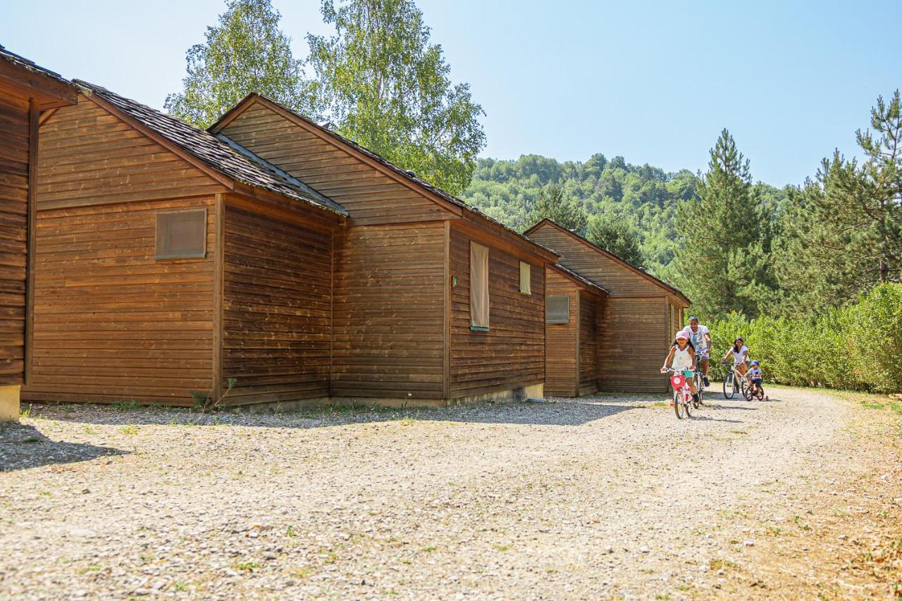 Les Chalets De Booz Saint-Germain-du-Teil Exterior foto